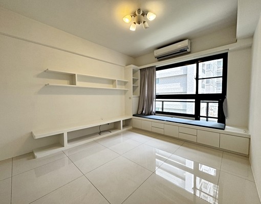 近公園河岸台科大重劃區四房平車家俱可附|附變頻冷氣全新裝潢 - Image 2