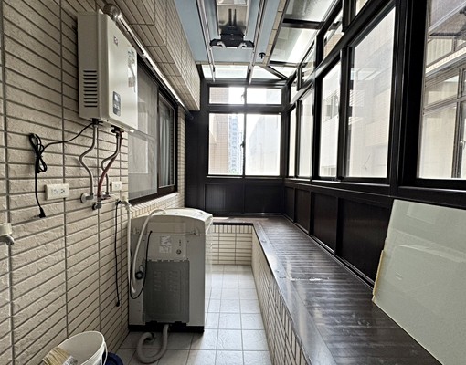 近公園河岸台科大重劃區四房平車家俱可附|附變頻冷氣全新裝潢 - Image 13