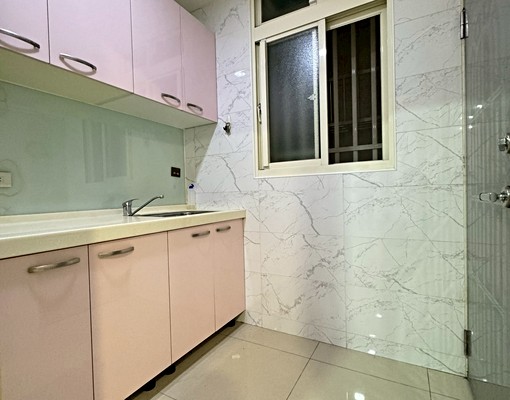 可租補~仁福公園近三重國小免爬高套房 - Image 6