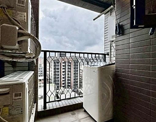 友善屋源~汐止新大樓兩房~採光佳~可租補入籍 - Image 8