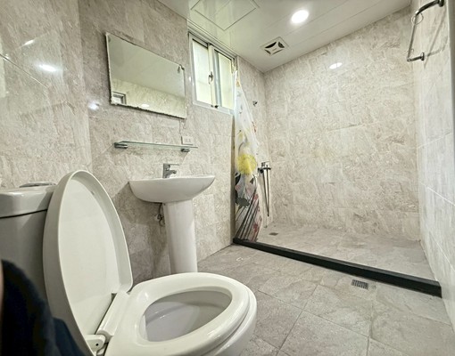 三重全新裝潢三面採光大坪數空間有陽台(可租補/免服務費) - Image 8