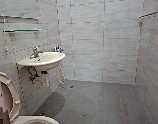 鑫典團隊-十字路口旁熱鬧住.辦.店1樓 - Image 4