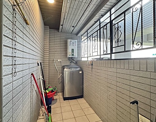 電梯3房、格局方正、坡平車位 - Image 8