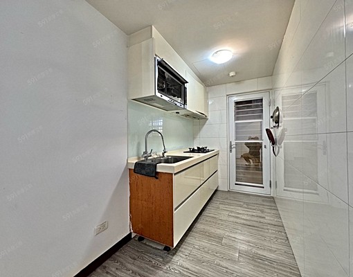 電梯3房、格局方正、坡平車位 - Image 9