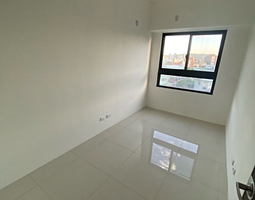 新平國小樹孝商圈/全新社區精美大四房平車/可租補/家具可談 - Image 8