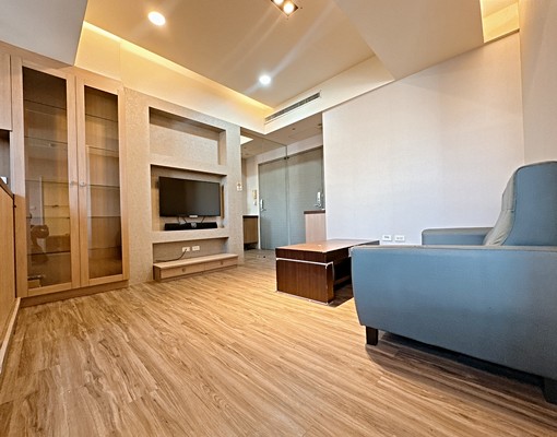 走路市政府⇪可貓可租補戶籍⇪1+1房⇪系統櫃湯屋 - Image 2