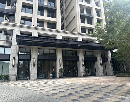 長虹金牌交響苑稀有大兩房兩衛大客廳大空間唯美含裝免仲介費 - Image 16