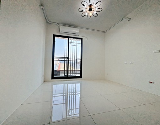 LALAPORT全新兩房 - Image 3