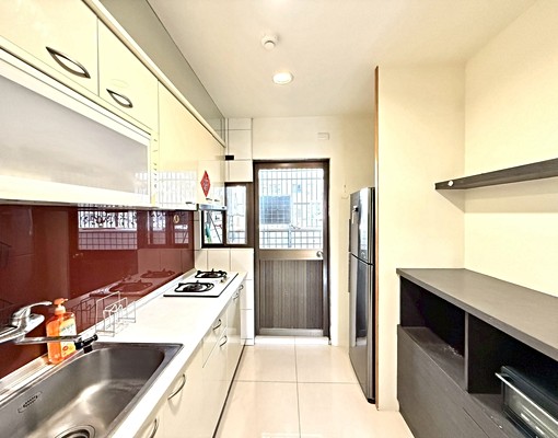 中山醫最愛🍎大慶商圈機能超讚🍎四房平車🍎一層兩戶超單純 - Image 5