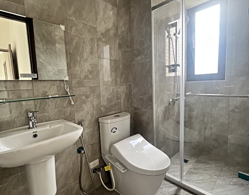 清水民族路最漂亮的園道三房全新住宅(免仲介費) - Image 8