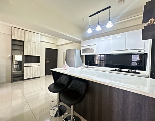 鯨天下溫馨二房含車含管可租補 - Image 3