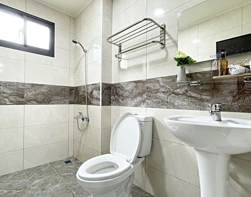 環遊了整個星系✨可租補超大坪數✨陽台獨洗近中華路 - Image 12