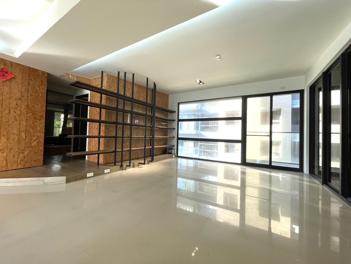 我泉歐美設計大戶+平面車位*請找東森房屋秀如