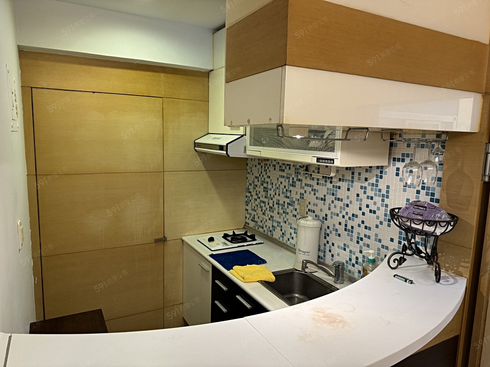 廚房空間｜長吧檯+天然瓦斯可正常開伙