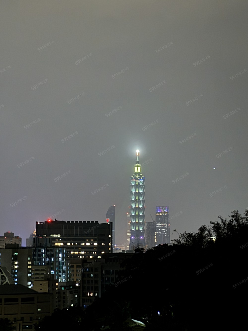 台北地標101大樓窗外即視