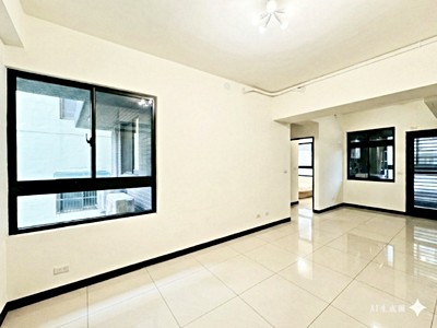 住商怡貞✨低總價華廈兩房車✨小資族最合適✨屋齡新