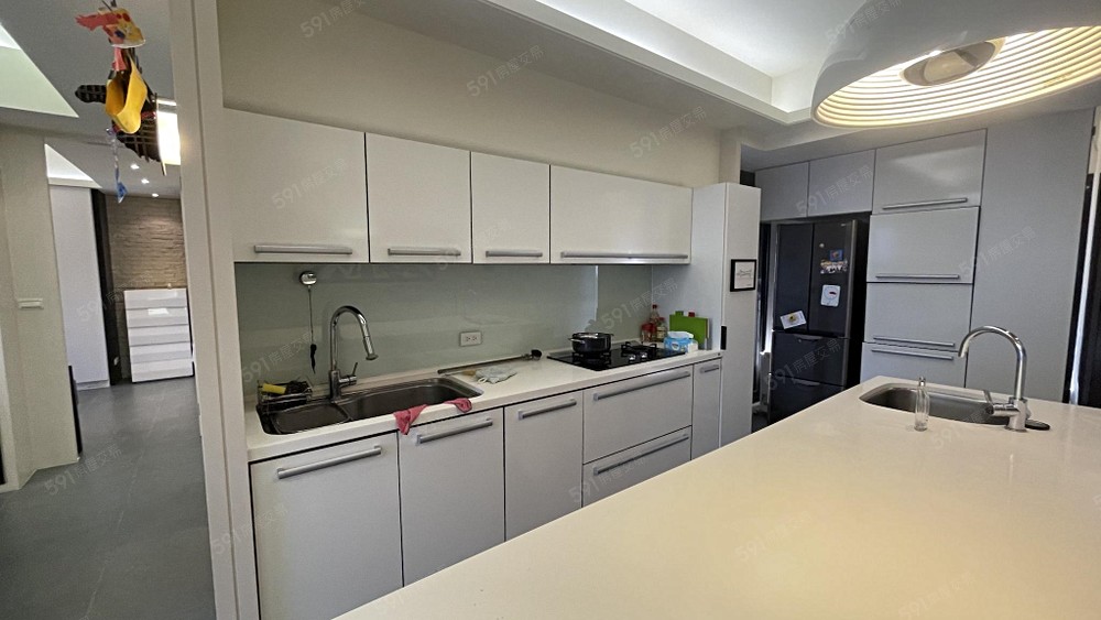 開放式廚房+餐廳