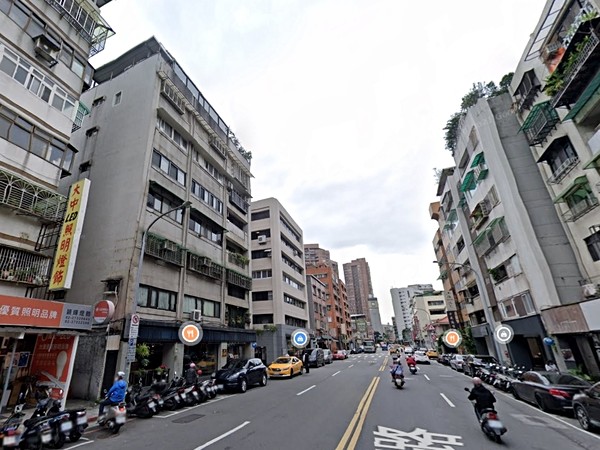 怡園華廈