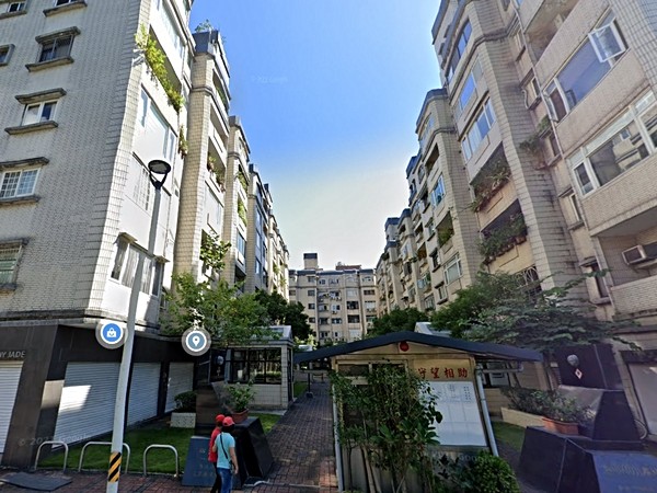 2001廣場