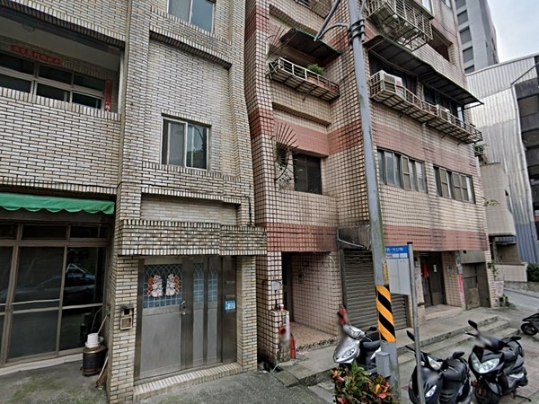 汐平華廈
