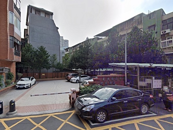 華新花園大廈B棟