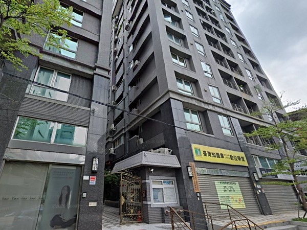 捷運臻寶