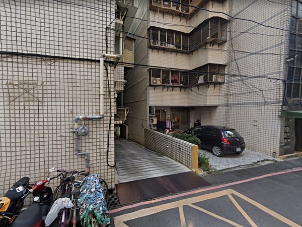 中山路一段129巷華廈