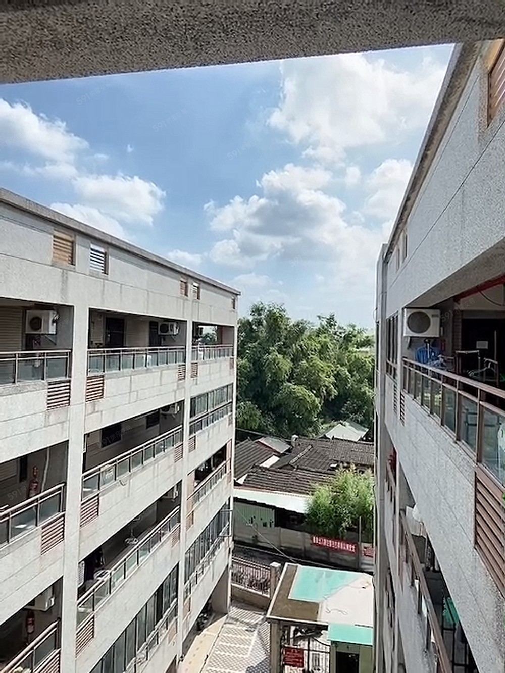 獨立陽台電梯社區套房 - Image 1