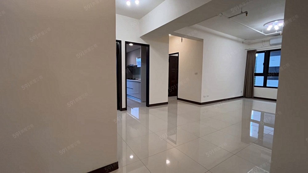 景自慢高樓景觀全聯賣場旁三房含車管 - Image 1