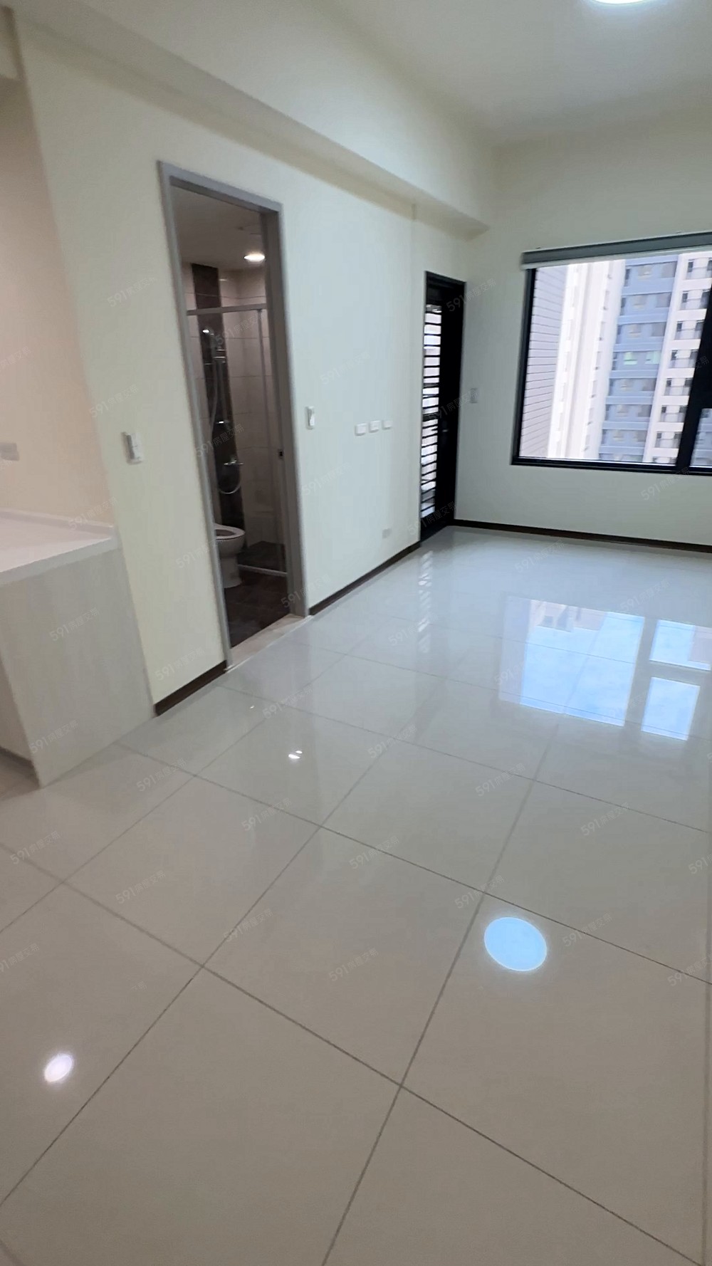 全新兩房優質社區附平面車位可租輔 - Image 1