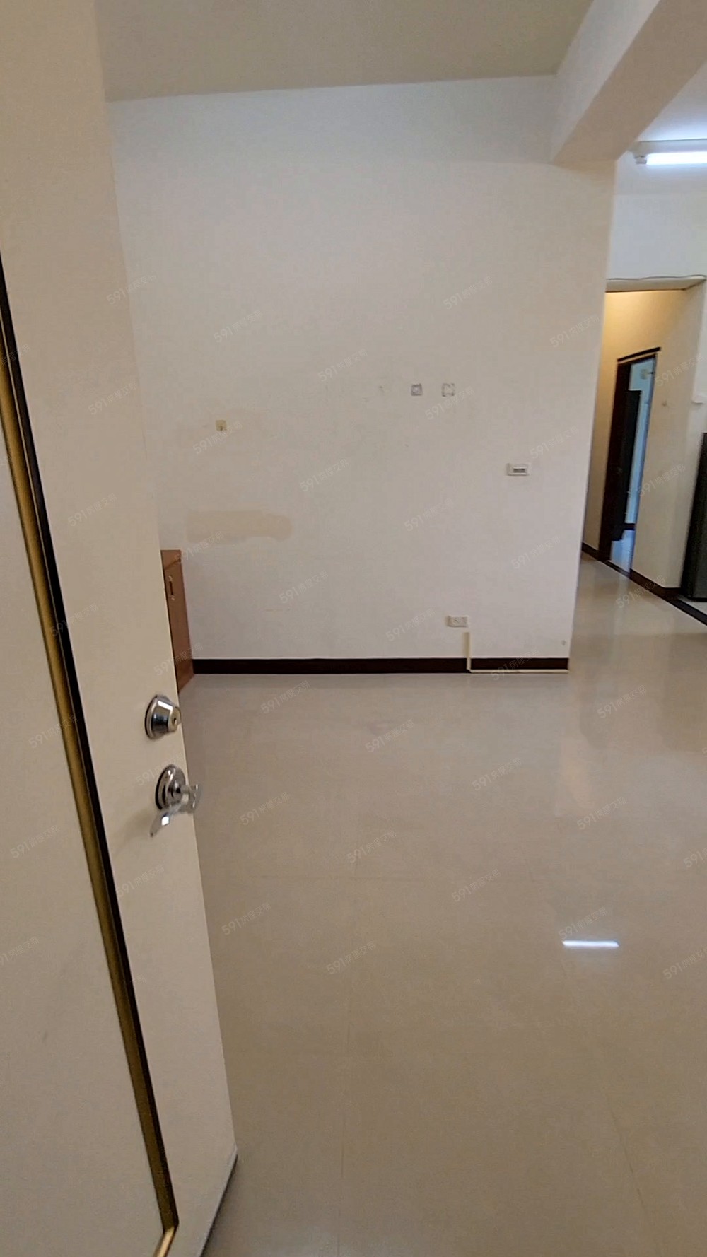 可租補@找優質租客近中港高中,童綜合 - Image 1