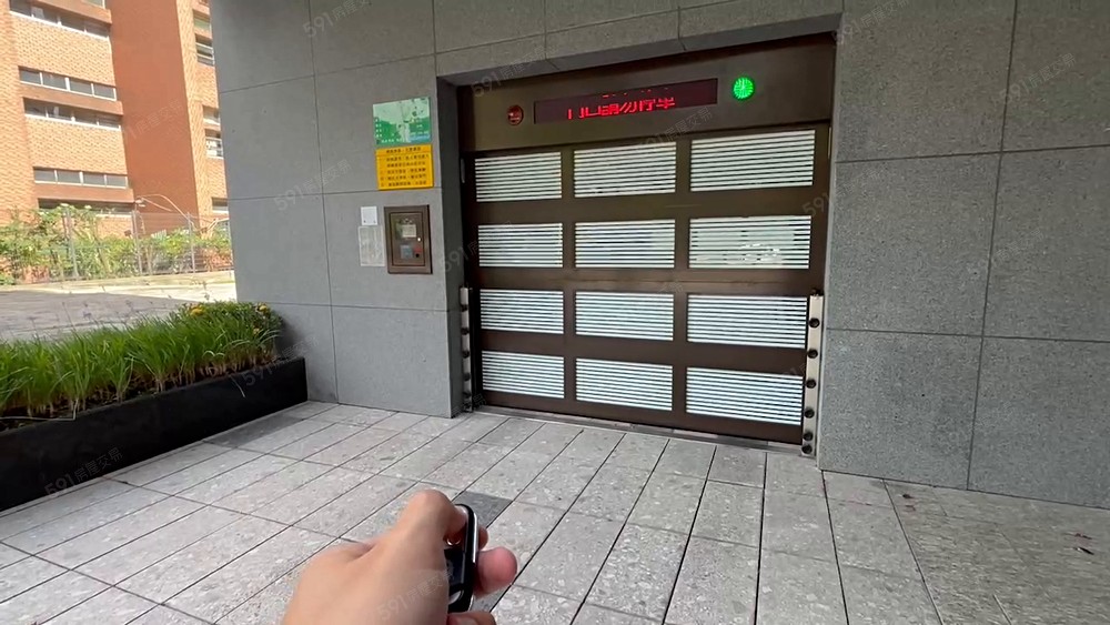 🏡"松信市民"機械車位出租🏡~聖博 - Image 1