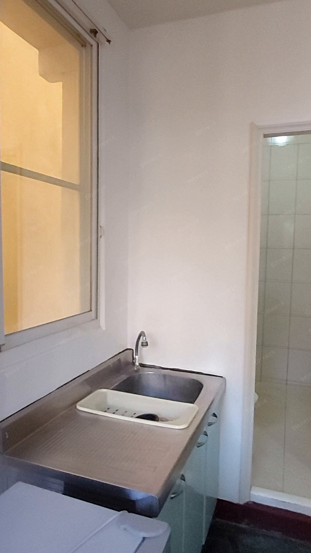 有陽台捷運宅大坪數北平路旁限女性 - Image 1