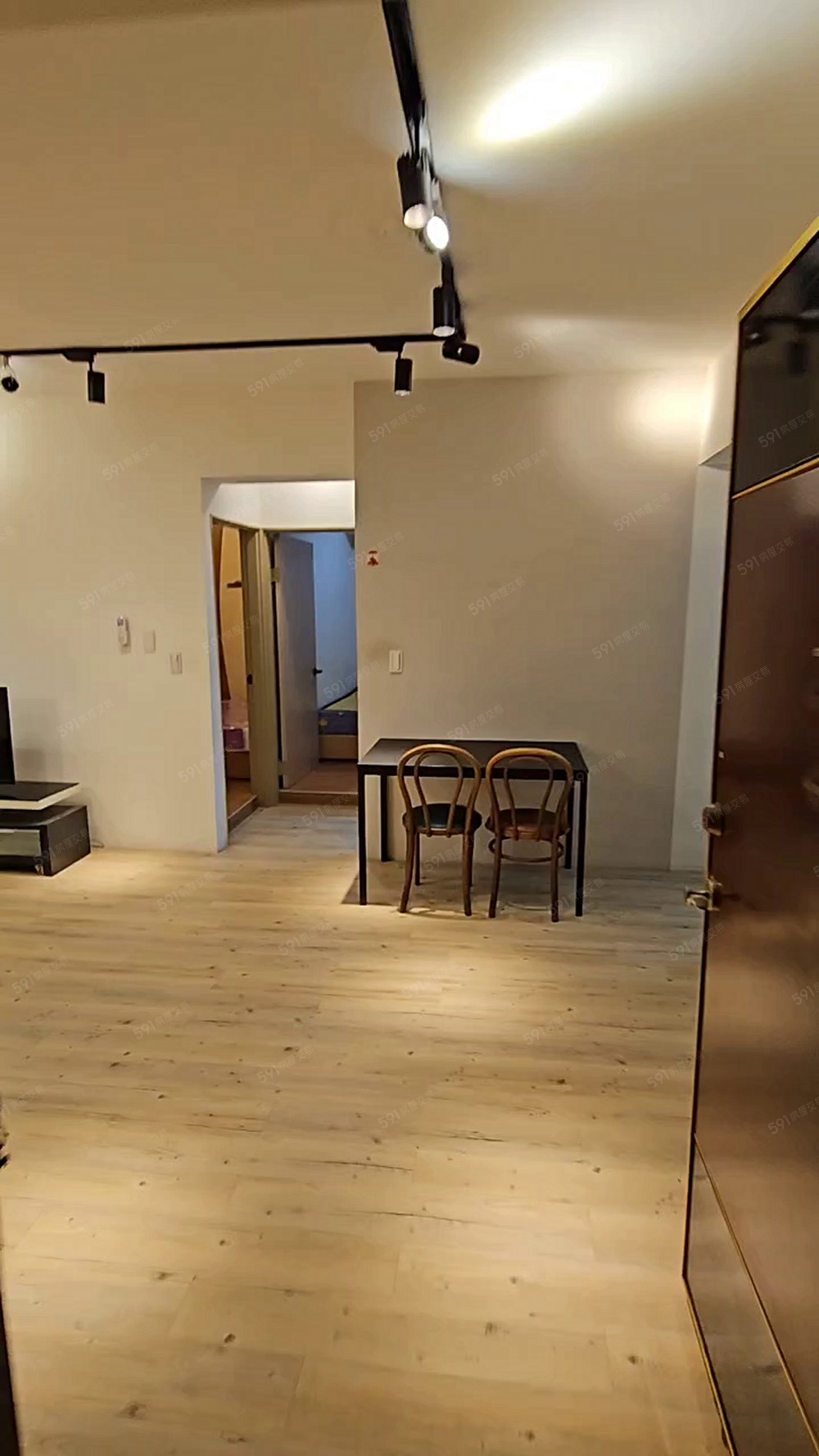 新裝潢生活機能便利2+1房附車位 - Image 1