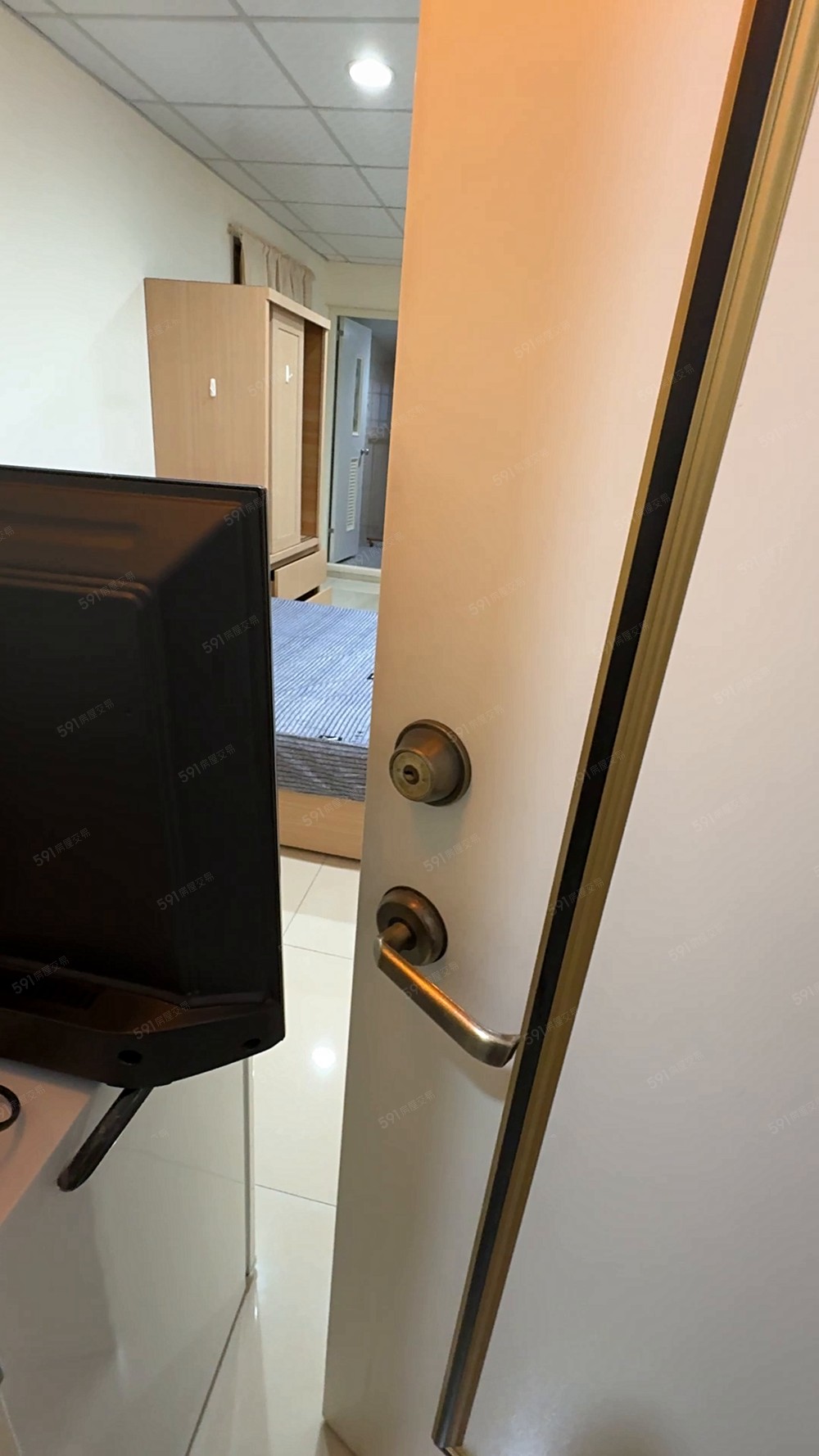 樹林鎮前街近火車站-有大對外窗~獨立洗衣機，有陽台可以曬衣服 - Image 1