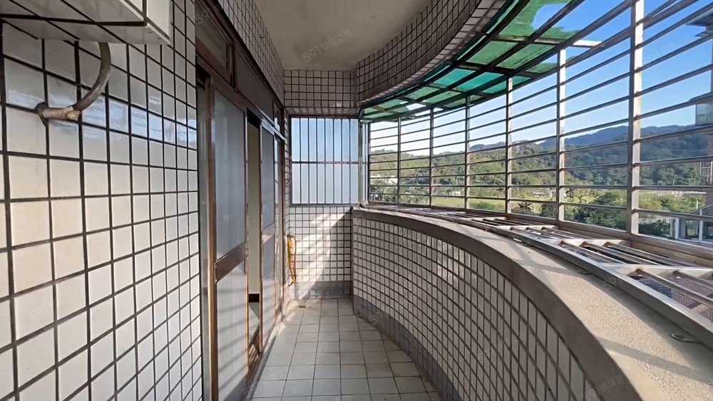 屋齡33年，4樓，機能佳，標準電梯大樓（專任）