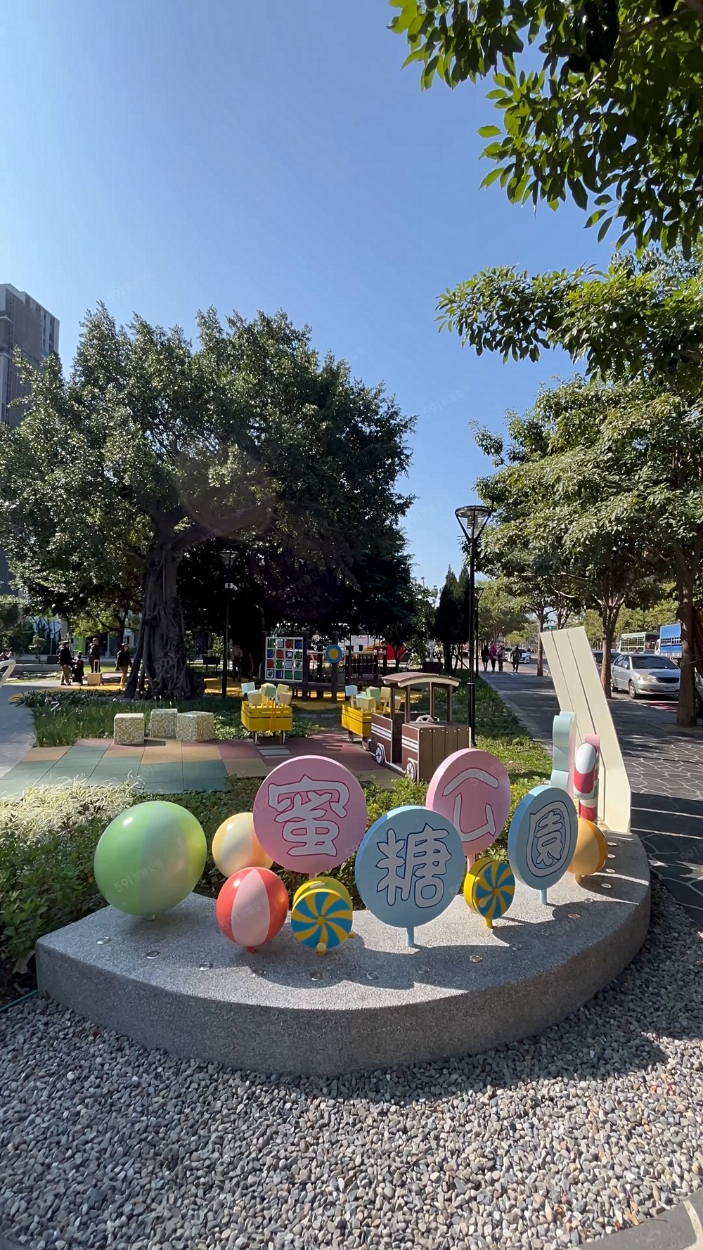 三井新站特區｜lalaport旁湖濱｜１＋２樓金店面