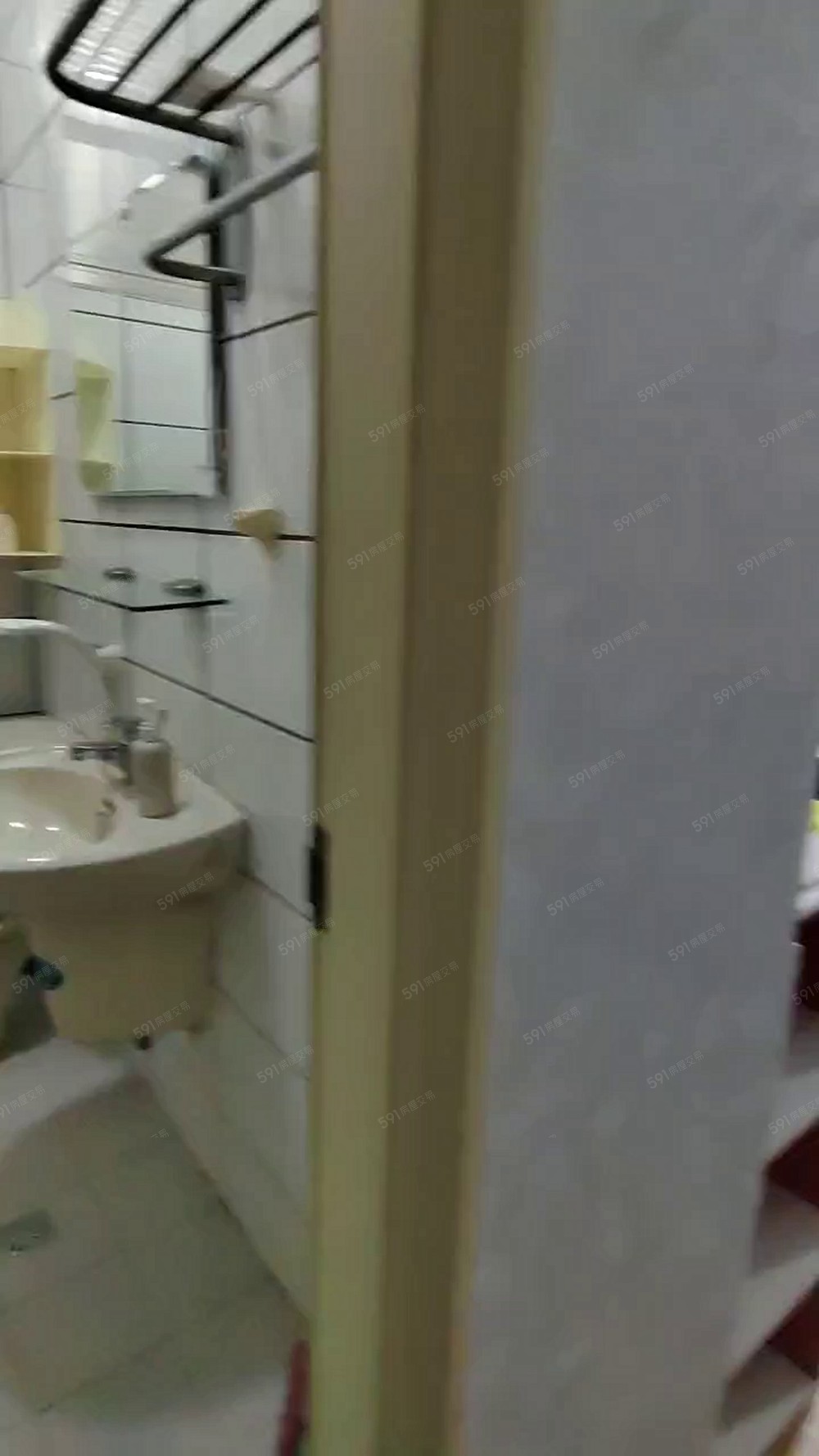 內湖❣️免爬高傢俱齊全/獨曬通風佳裝潢新/台水電機能佳 - Image 1