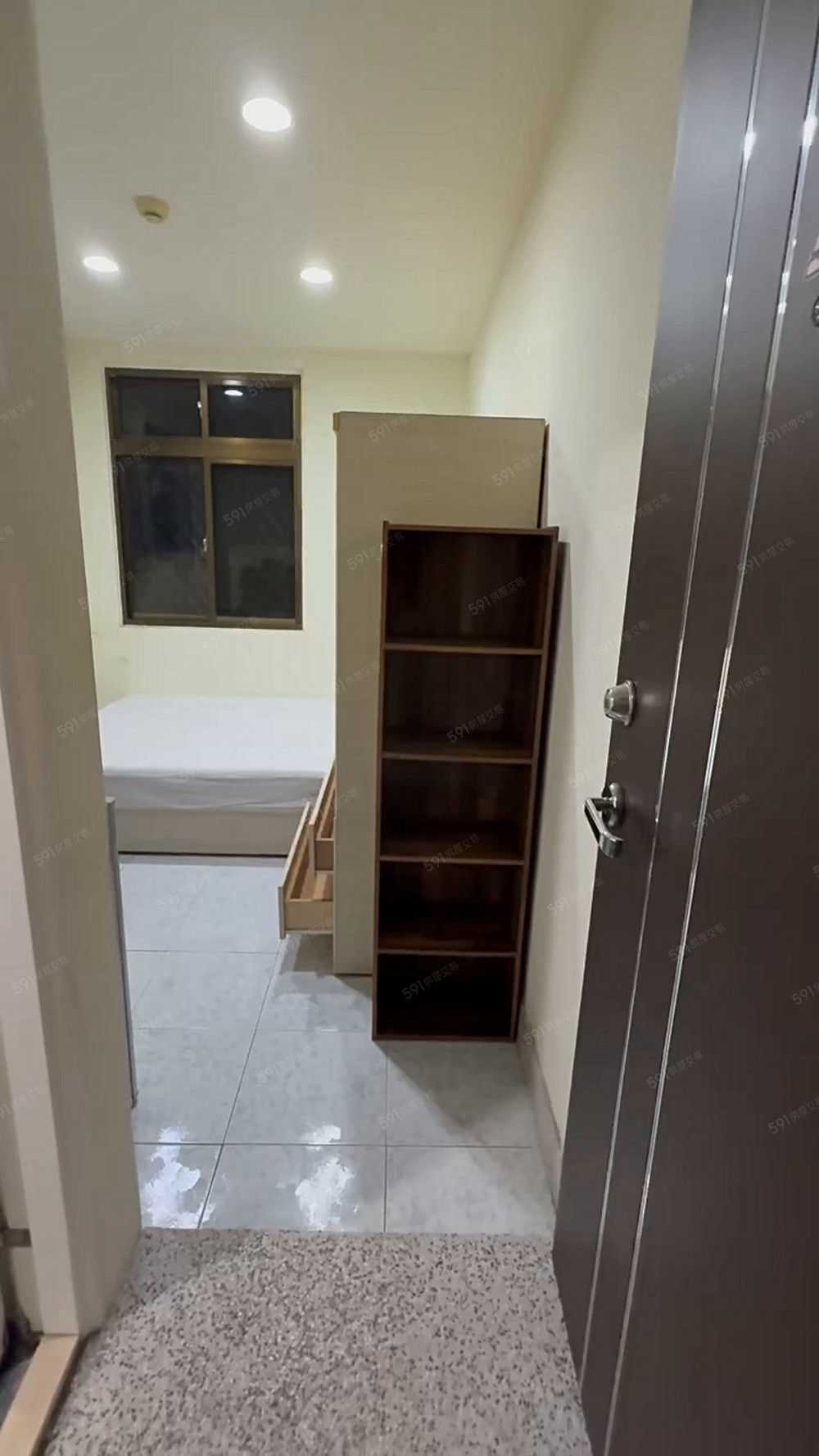 捷運永安市場站：低租金：公用洗衣機：陽台 - Image 1