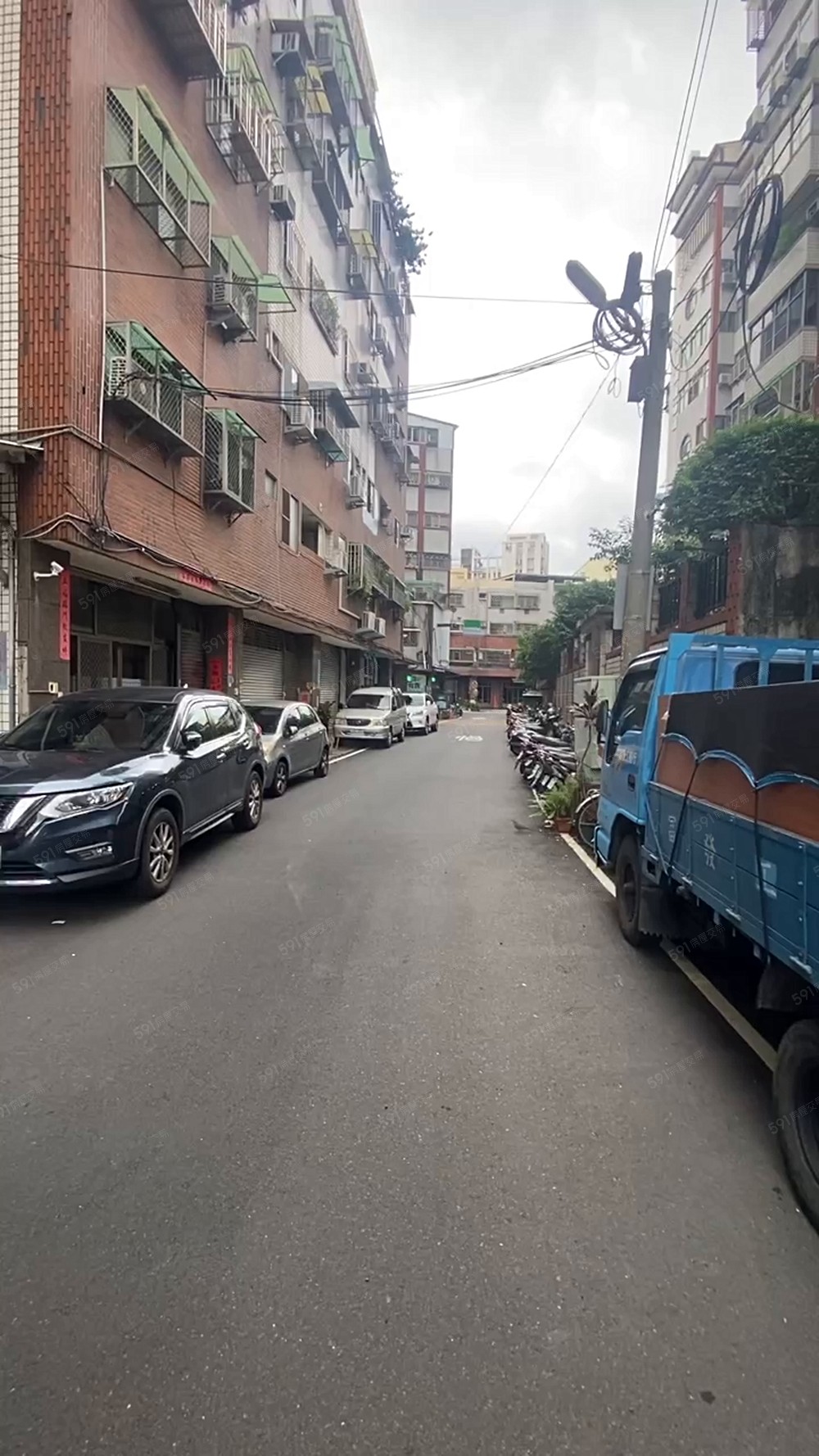 內新市場中新街/全新整修臨路透天店面1~2樓三房平車可貓租補 - Image 1