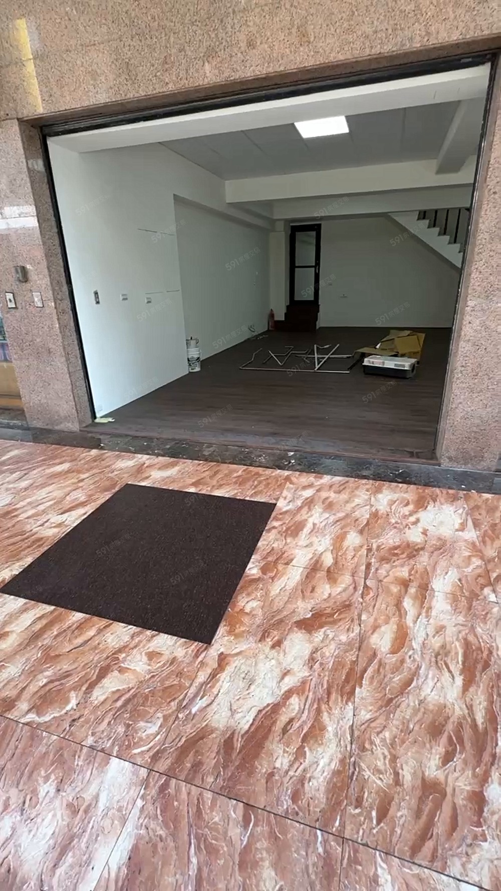 社區樓店~可自住可營業~全新整理~可寵可租補 - Image 1