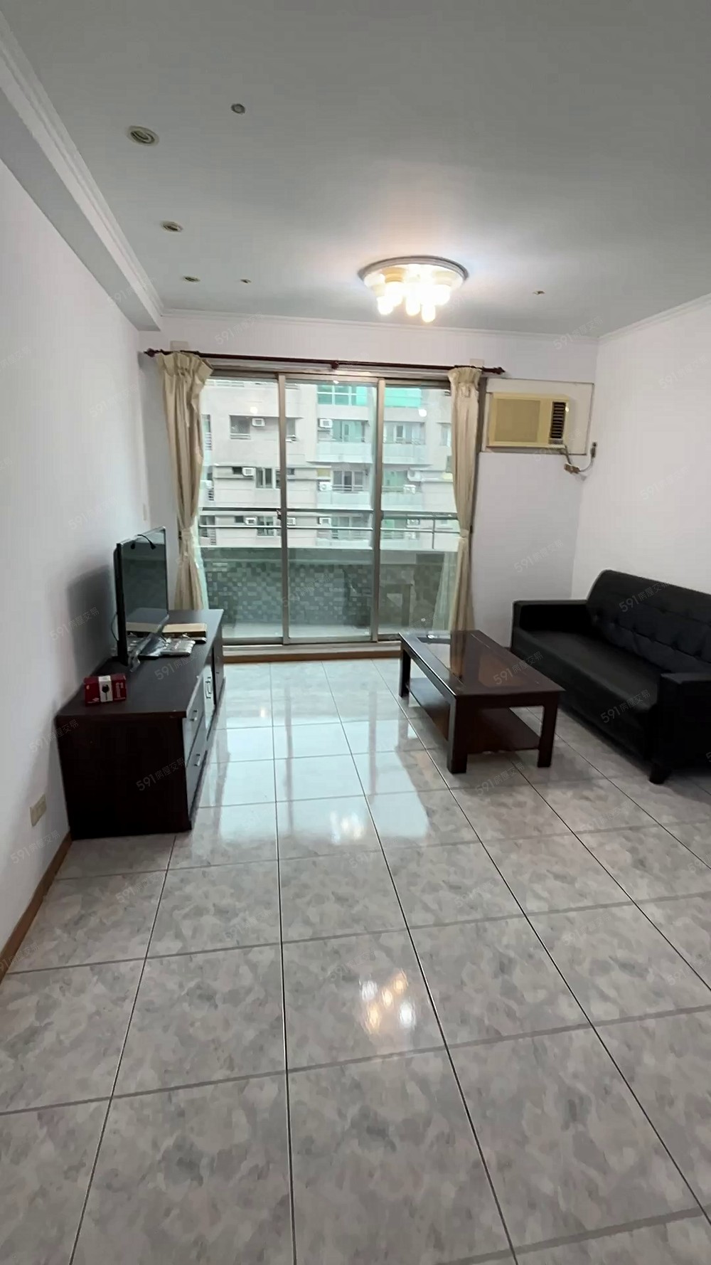 文心森林公園優美3+1房(含傢俱+車位) - Image 1