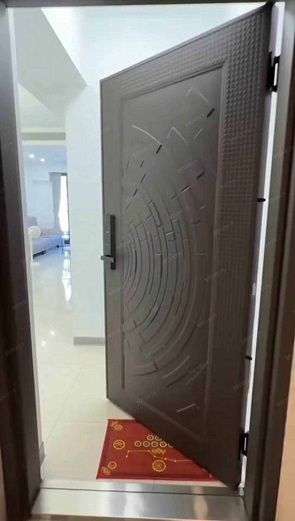 台中港特區近百坪全新大樓,一卡皮箱入住大八房附二平車 - Image 1