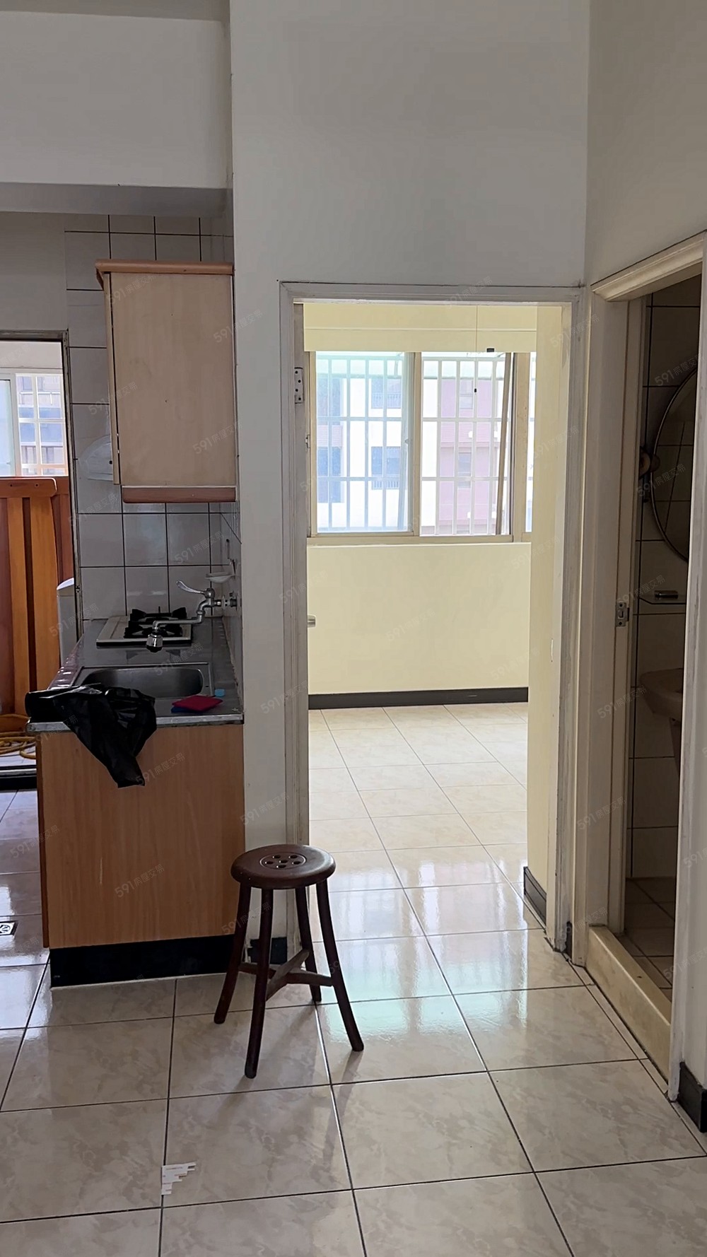 台中東區lalaport附近，社區有垃圾箱，綠園道散步 - 591租屋網 - Image 1