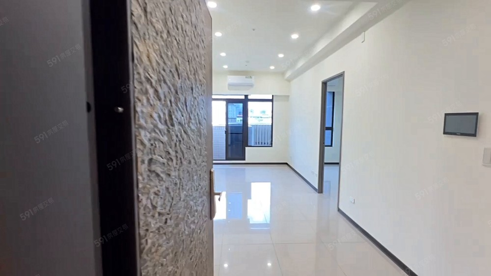 學府之森新成屋方正電梯三房-(含管理費,可入籍可租補) - Image 1