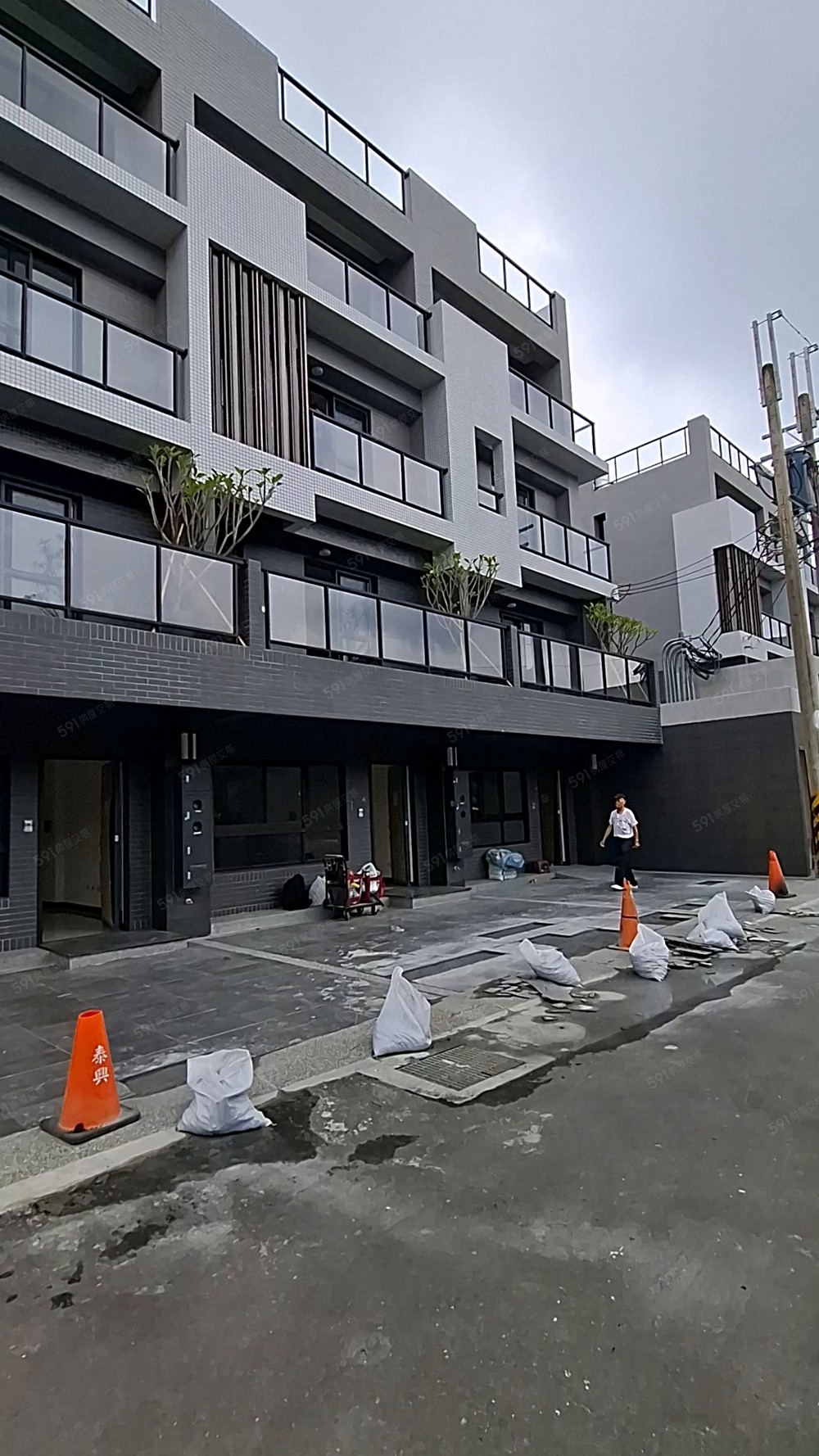 奕庭安居🏡浴缸電梯透天🏡74快國四 - Image 1