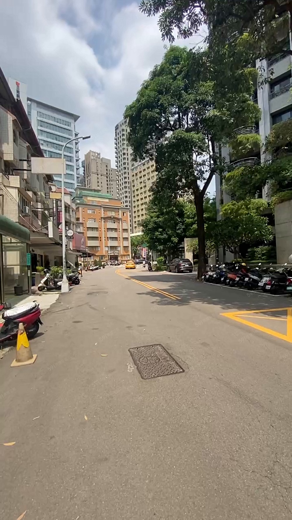 南屯站星巴克向心路/透天店面1～4樓五房可停四台車/可辦公室 - 591租屋網 - Image 1