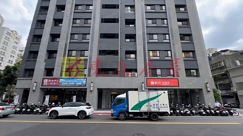 大安~忠孝復興雙捷運高樓層全新裝潢電梯二房 - Image 1