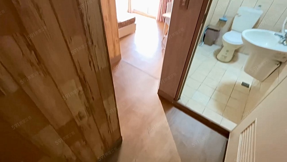 西區超便宜💕多間可選💕陽台獨洗💕鄰近勤美 - Image 1