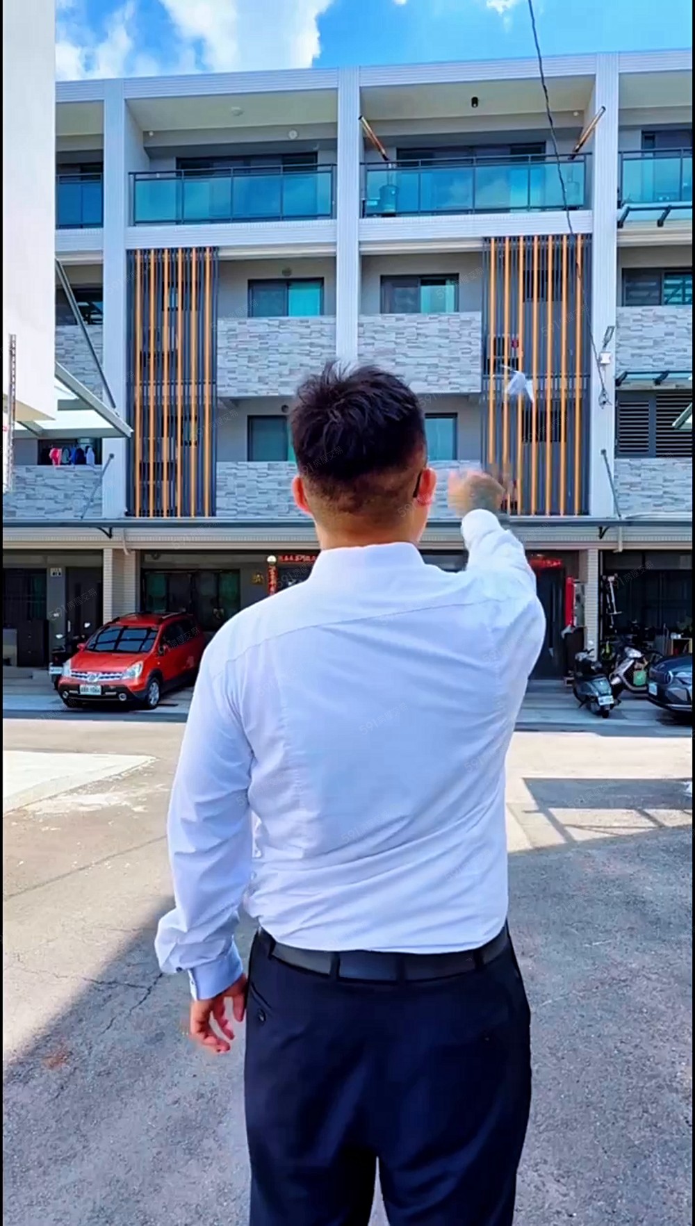 洪璽鈞強打💢你敢信！草屯1年車庫美墅只要12XX萬！